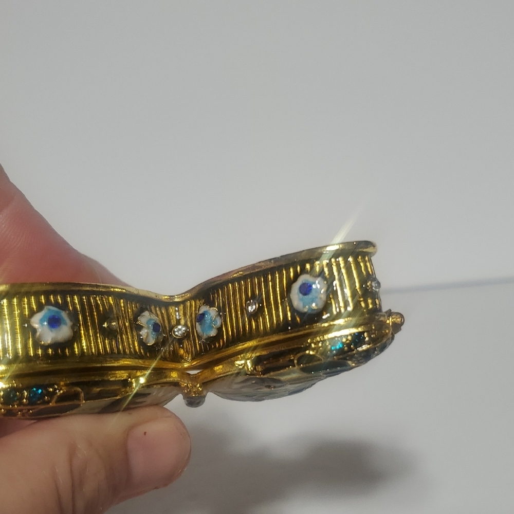 Gold and Green Butterfly Trinket Box - Picture 3 of 7